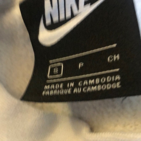 Cropped Nike sweater - Picture 2 of 2